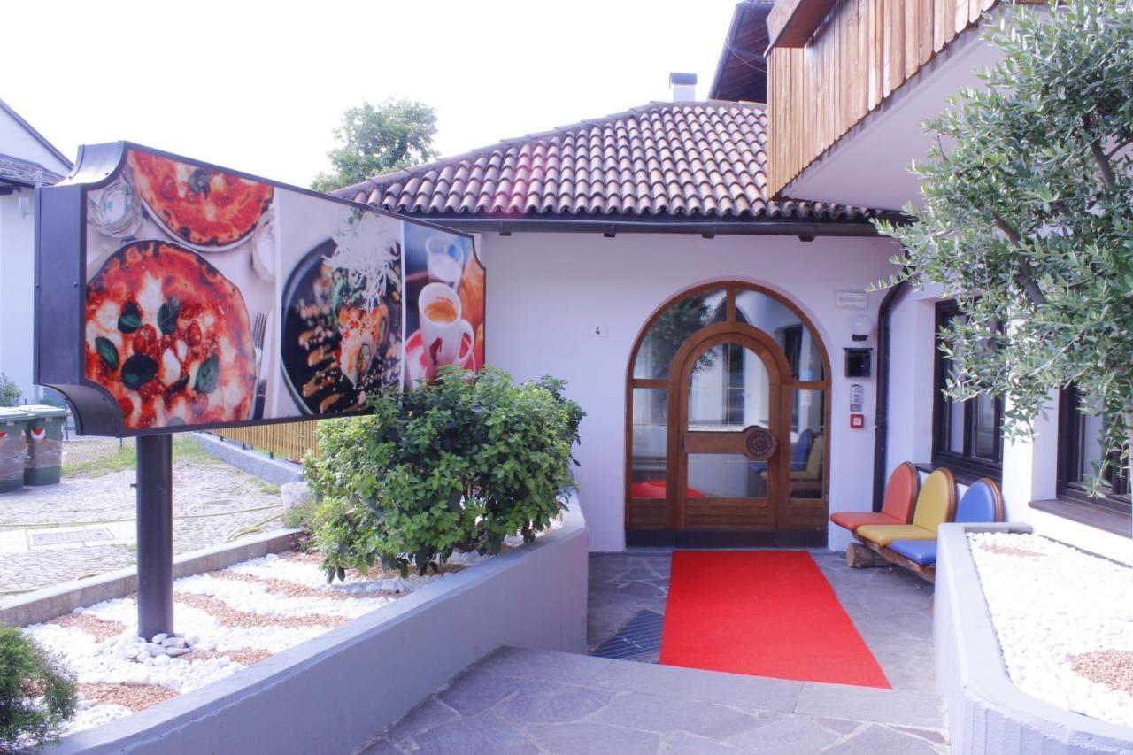 Zur Muehle Hotel Ora / Auer Exterior photo