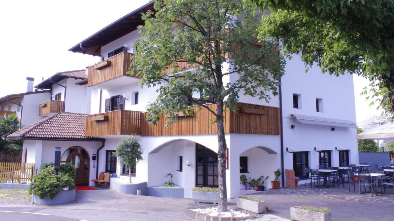 Zur Muehle Hotel Ora / Auer Exterior photo